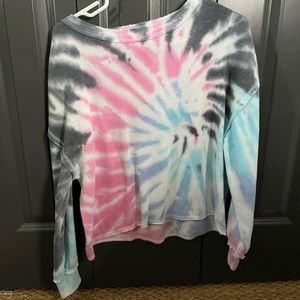 women’s tie-dye sweatshirt
